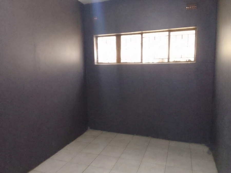 To Let Commercial Property for Rent in Zinniaville North West